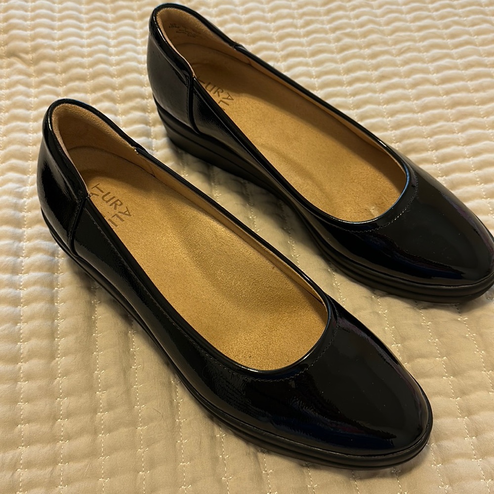 Black patent Naturalizer wedges size 10